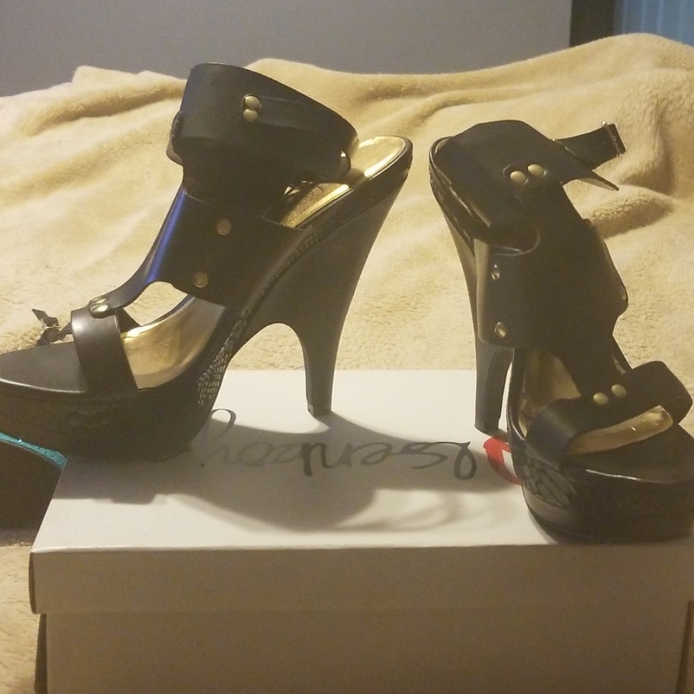 Shoes - Picture 3 of 3